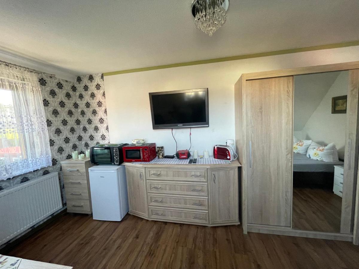 Ferienwohnung Schmidt Neu Sallenthin Екстериор снимка